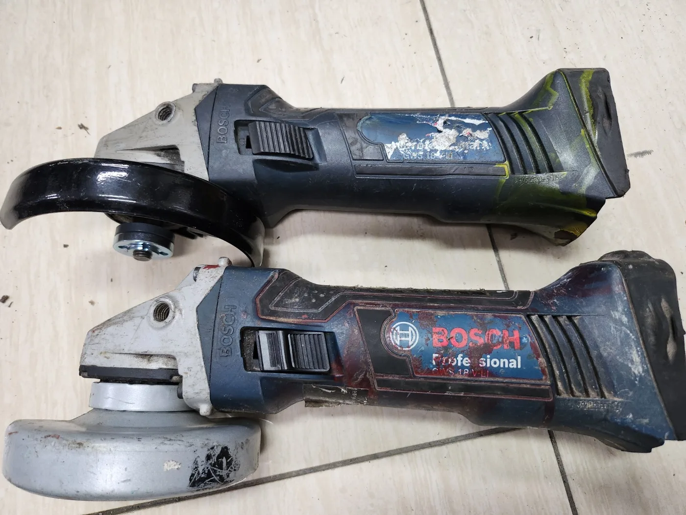 보쉬 GWS 18V-Li 무선 충전그라인더 2대일괄 중고입니다
