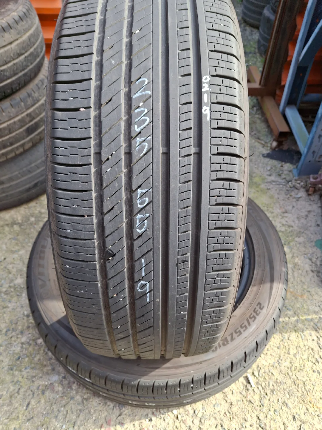 비투어 템페스타 콰트로 235/55ZR19 중고 타이어 2짝