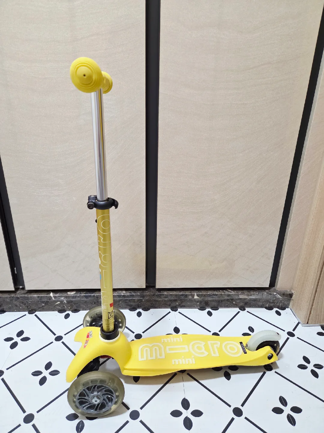 마이크로 미니 킥보드 옐로우