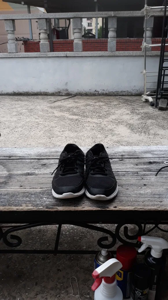 휠라 검정 운동화(250mm)