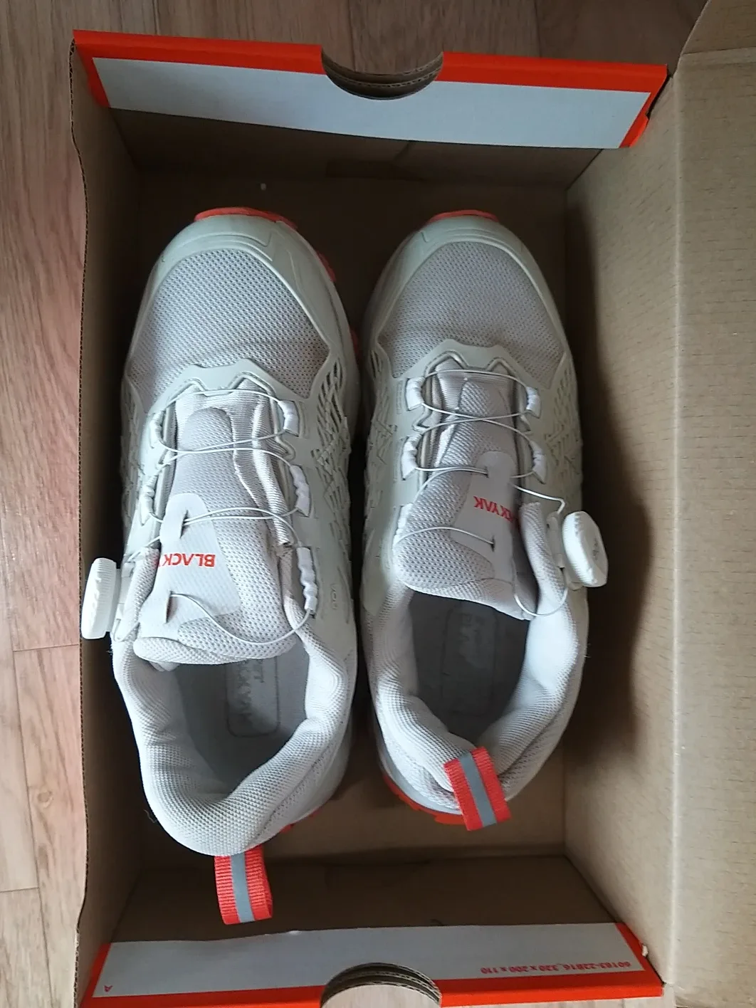 중고 여성용 운동화 240mm 판매