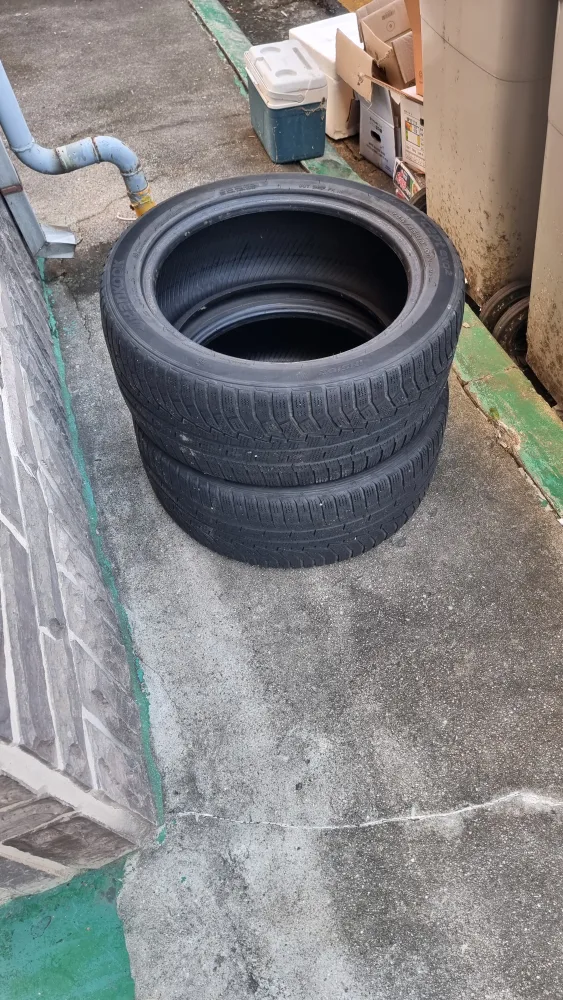 중고 타이어 2개