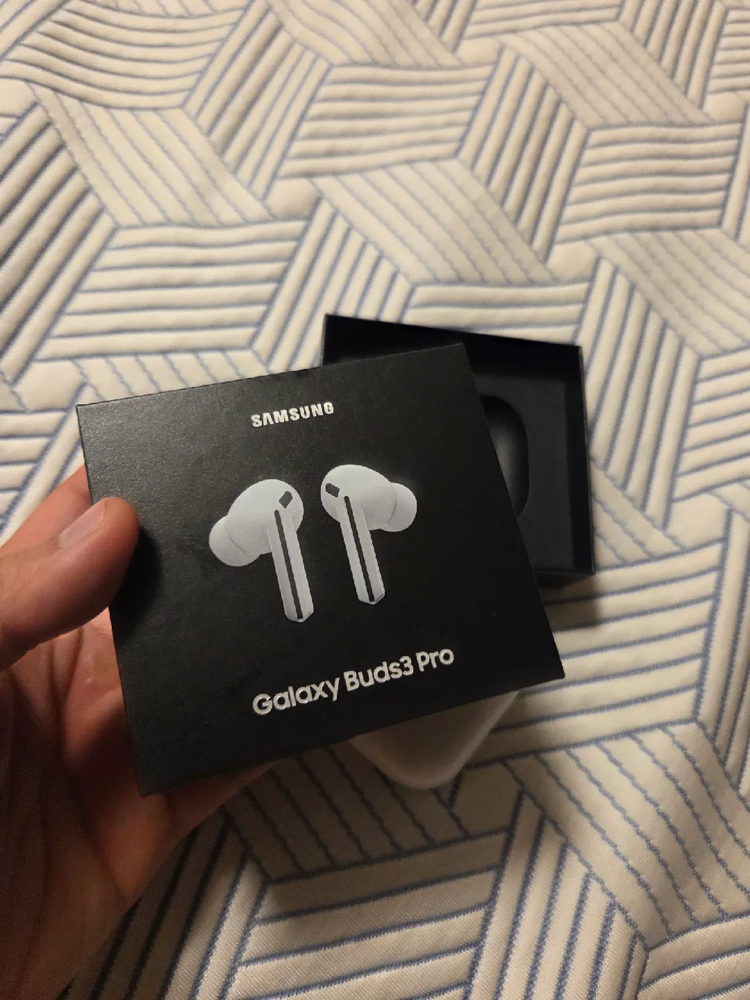 삼성 버즈3프로  제조년월 2025년3월  풀박   어머니가 3주쓰셧던 s급중고