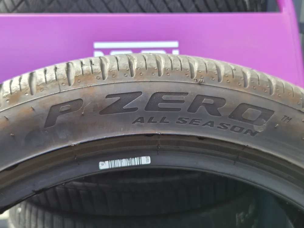 피렐리 피제로올시즌 235 45 18 사계절 중고 한대분