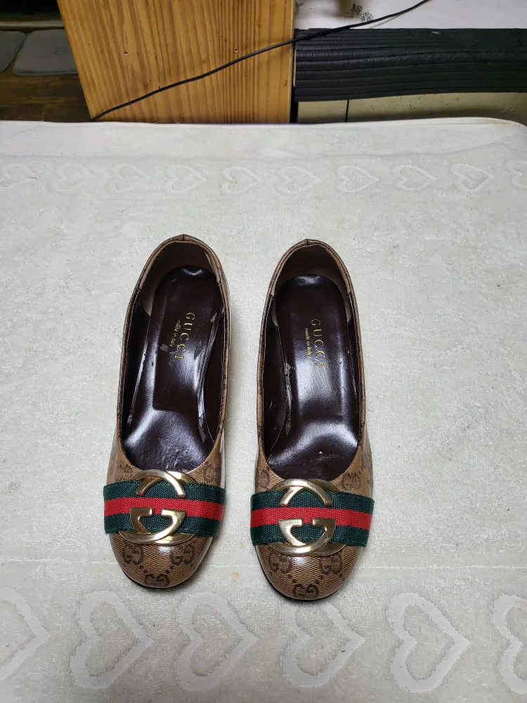 구찌 GG 모노그램 여성 펌프스 중고 판매합니다 ~