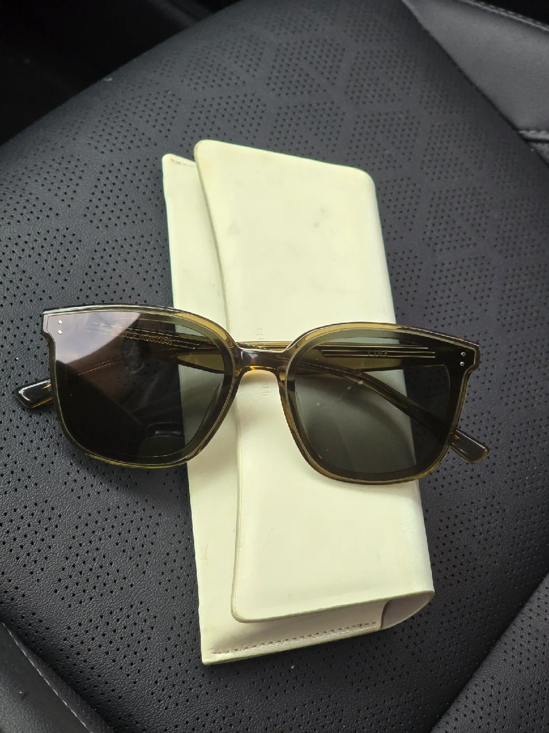 젠틀몬스터 리베 선글라스