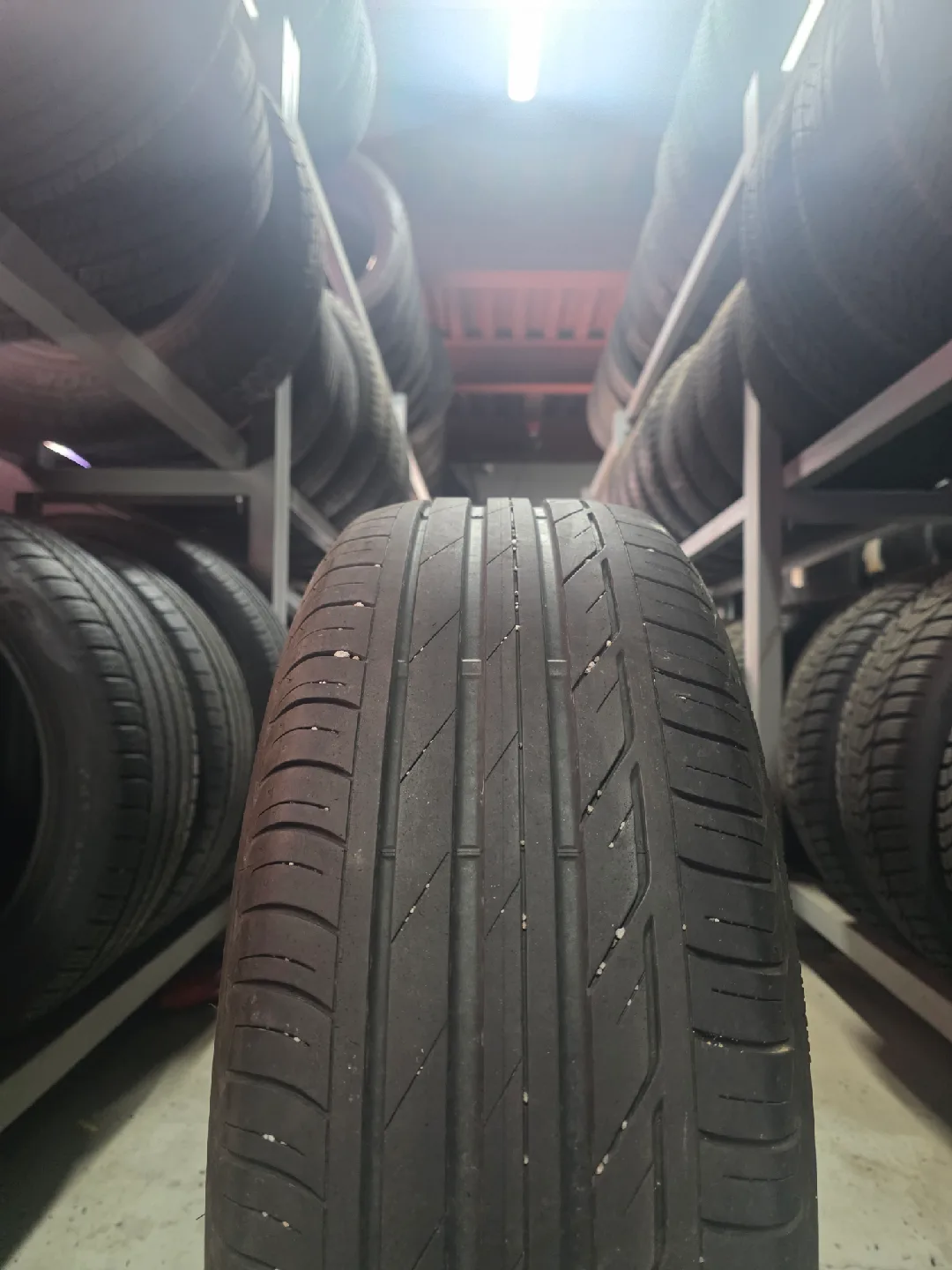 브리지스톤 투란자T001 런플랫 225/50R18 중고