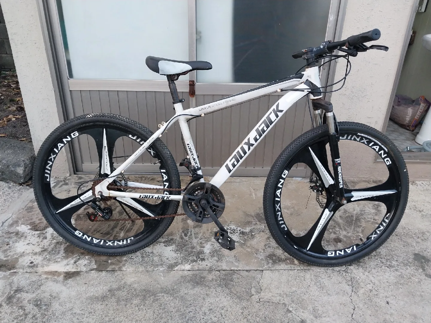 LAUX JACK 흰색 자전거