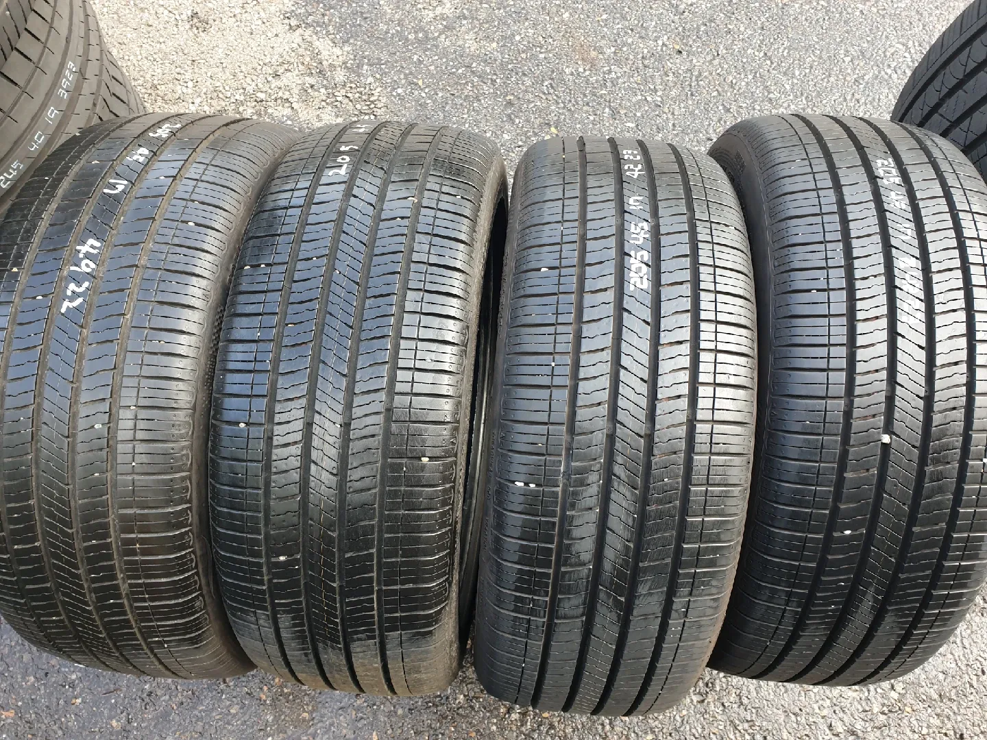 205 45 17 넥센 중고 타이어 4개 세트 판매합니다