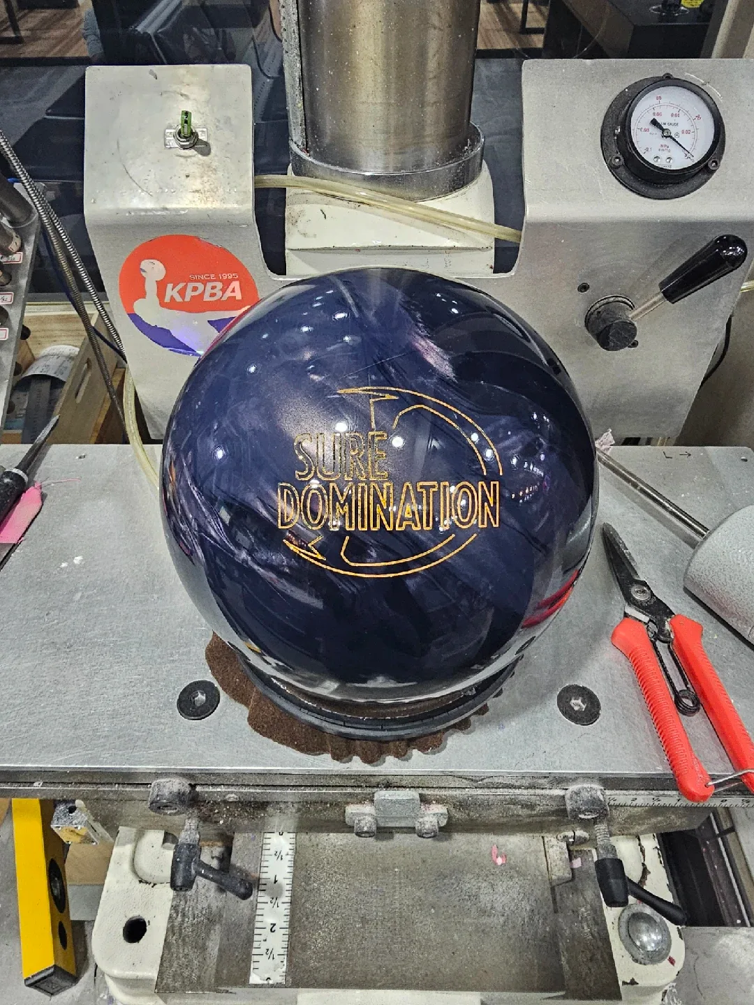 📌중고볼링공 슈어도미네이션 14파운드📌지공포함