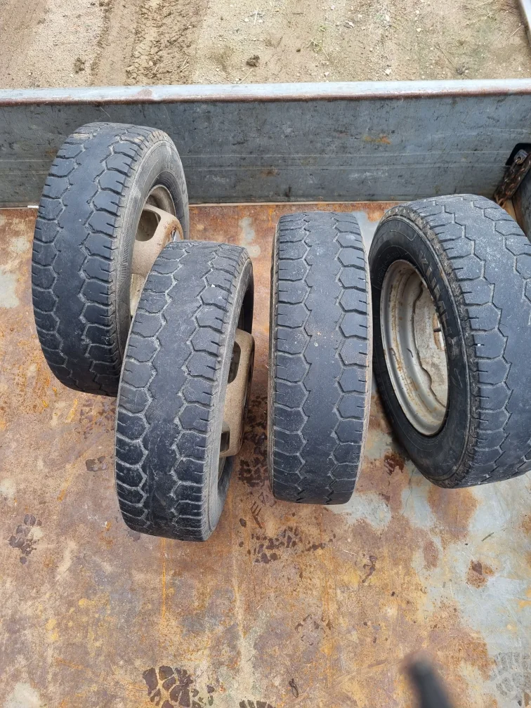 포터2 뒷바퀴 팝니다