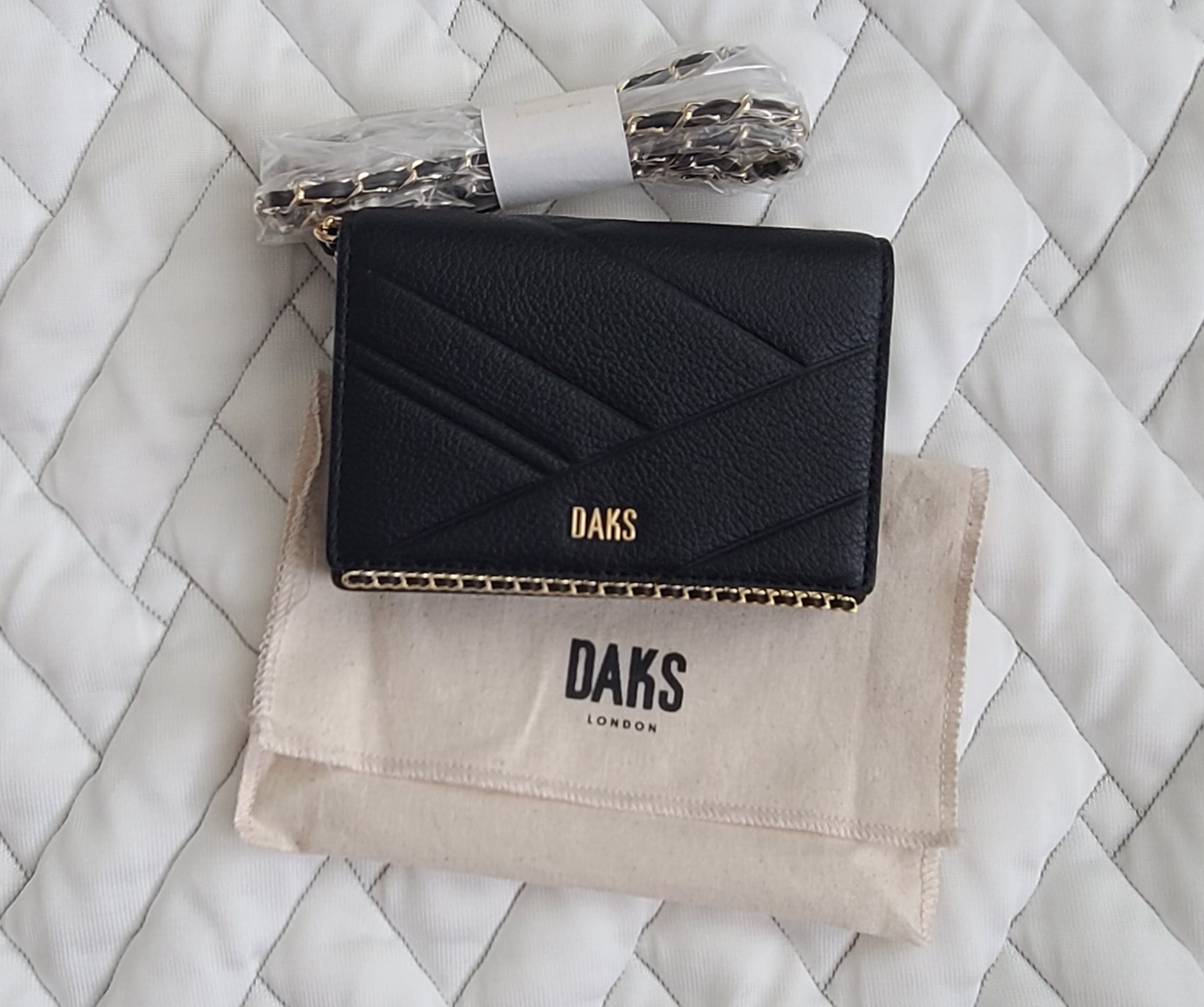 닥스 블랙 퀼팅 체인 카드지갑