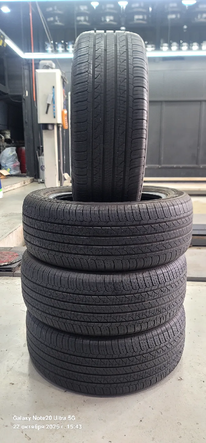 넥센 AH8 215/55R17 중고 타이어 4개