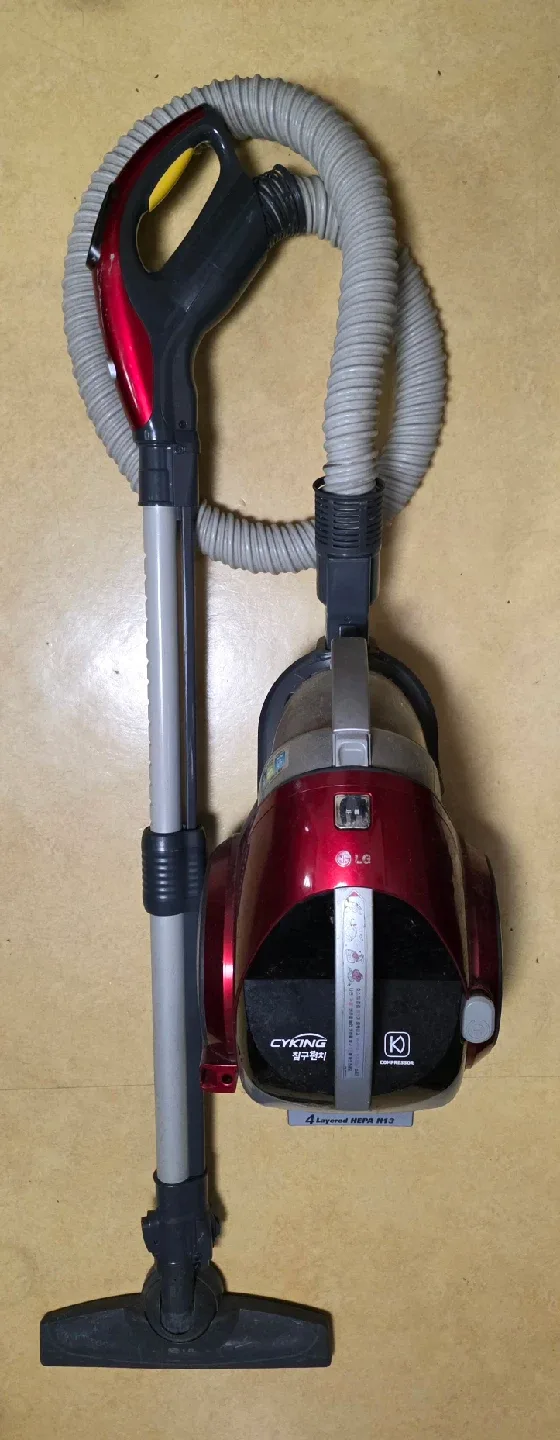 [급처분] LG 싸이킹 침구펀치 유선 청소기. 생활감 많이 있지만 작동은 이상무. 부품용으로 적극 추천!!