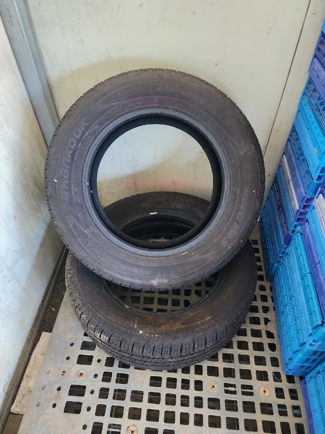 한국 타이어 245/60R18 중고 두짝 90프로이상