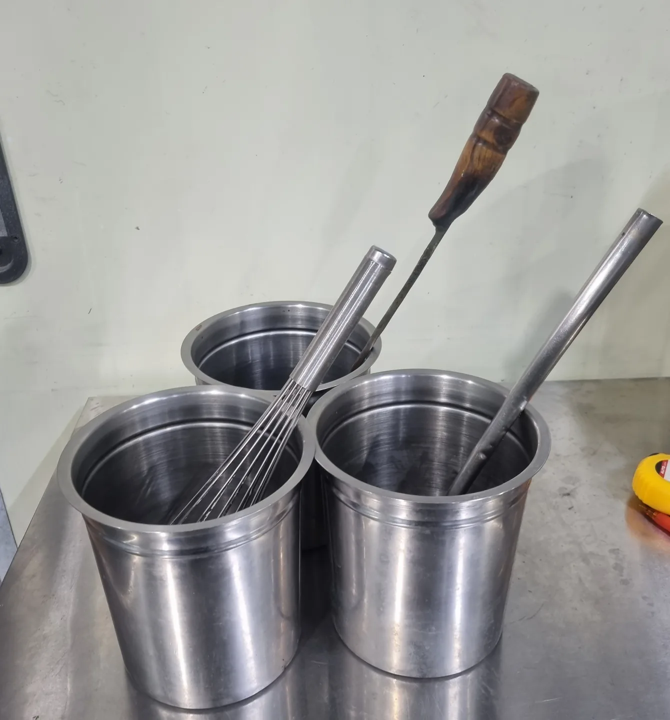 스텐 소스통 3개 + 국자 2개 + 거품기(중고)