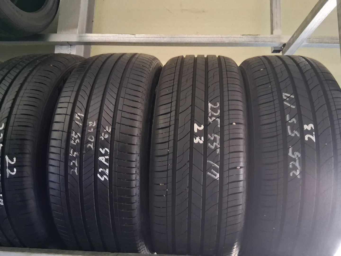 225.55.17중고타이어.한대분95%급.2255517타이어