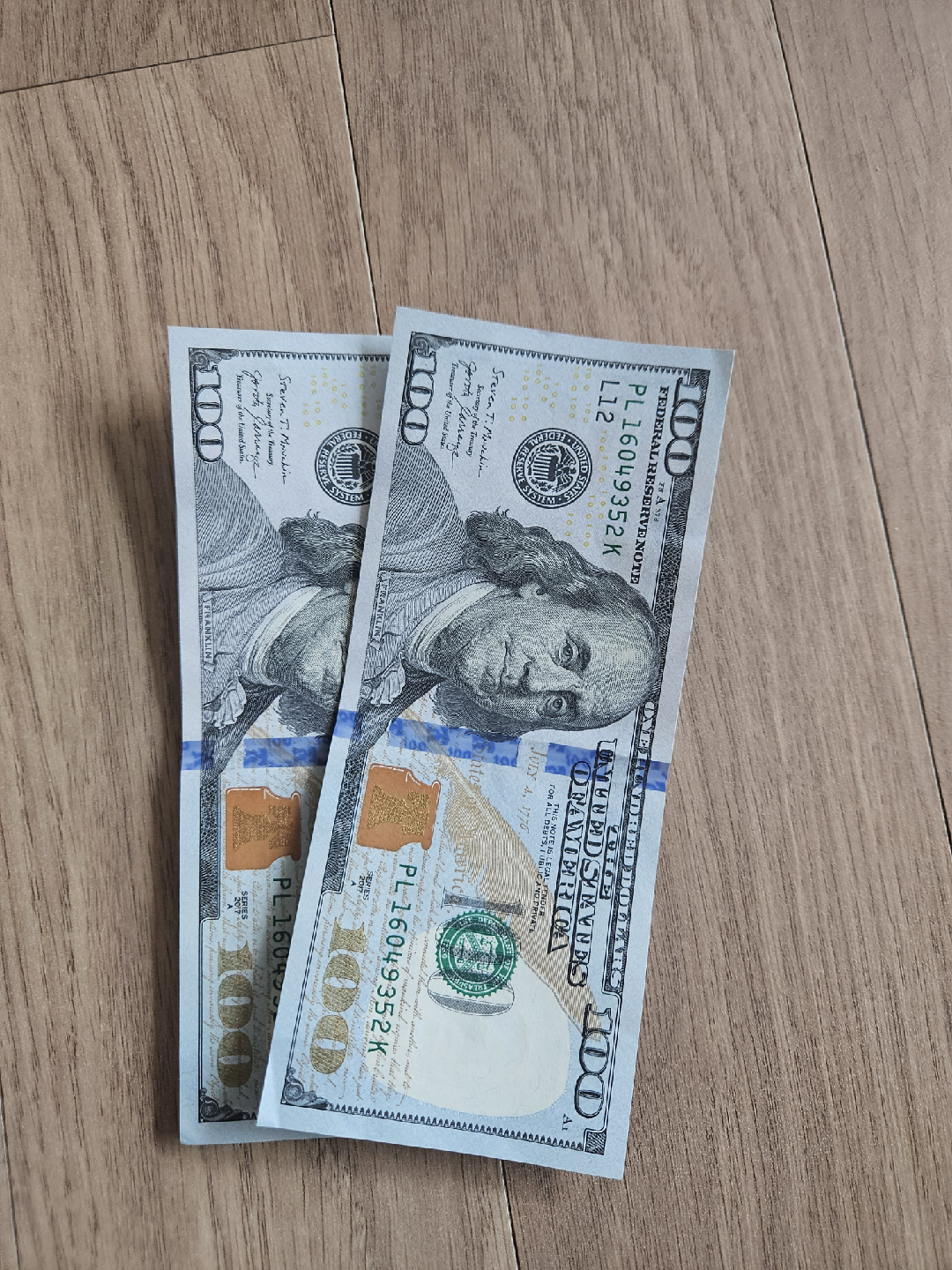 미국 100달러 2장