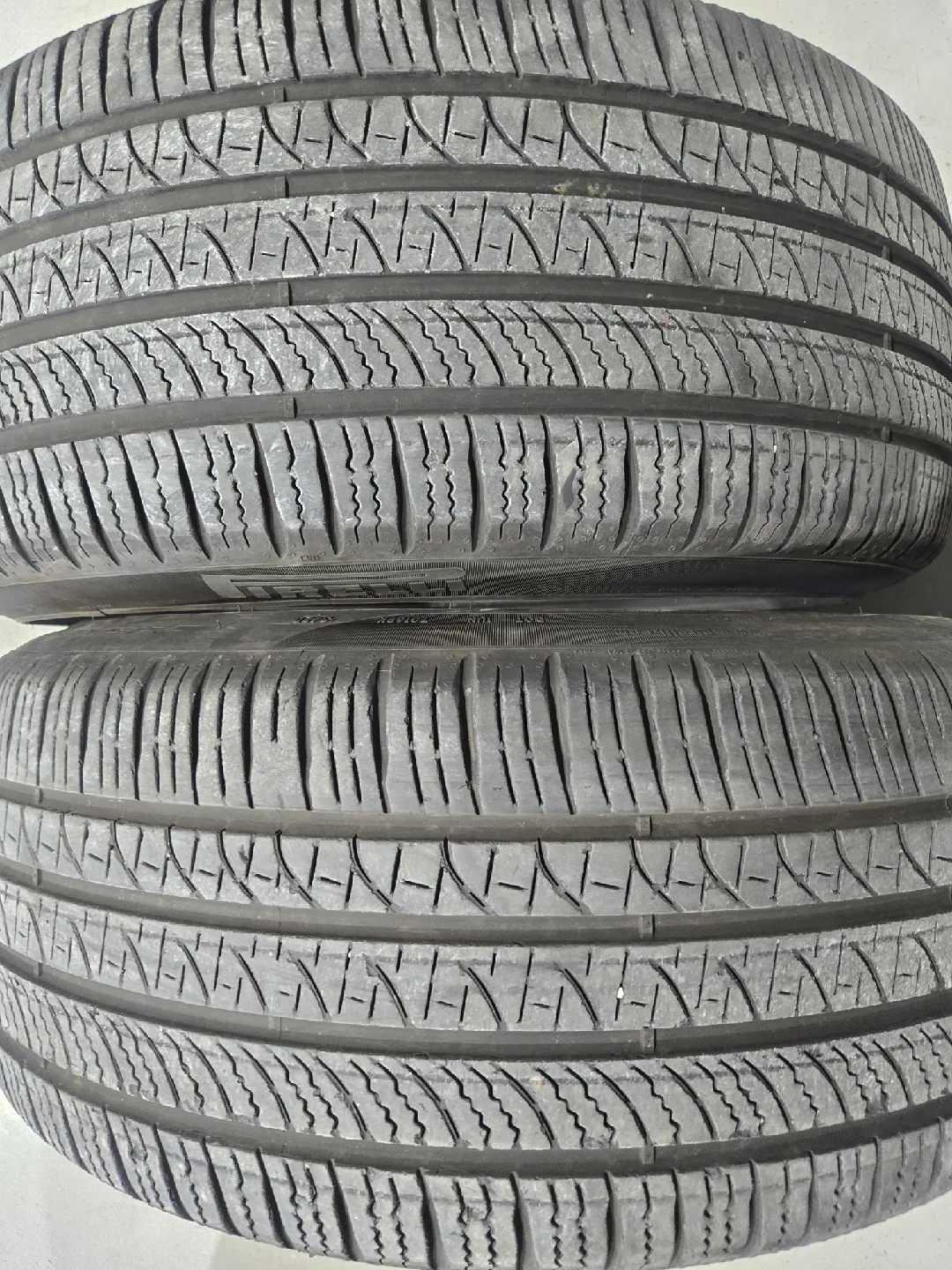 245 40 20 / 275 35 20 중고타이어 4짝판매합니다