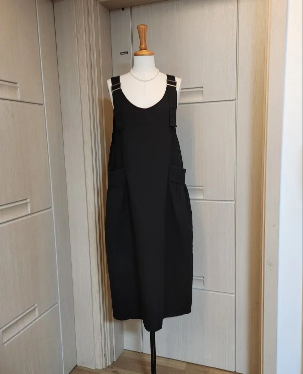 볼륨핏 멜빵 원피스