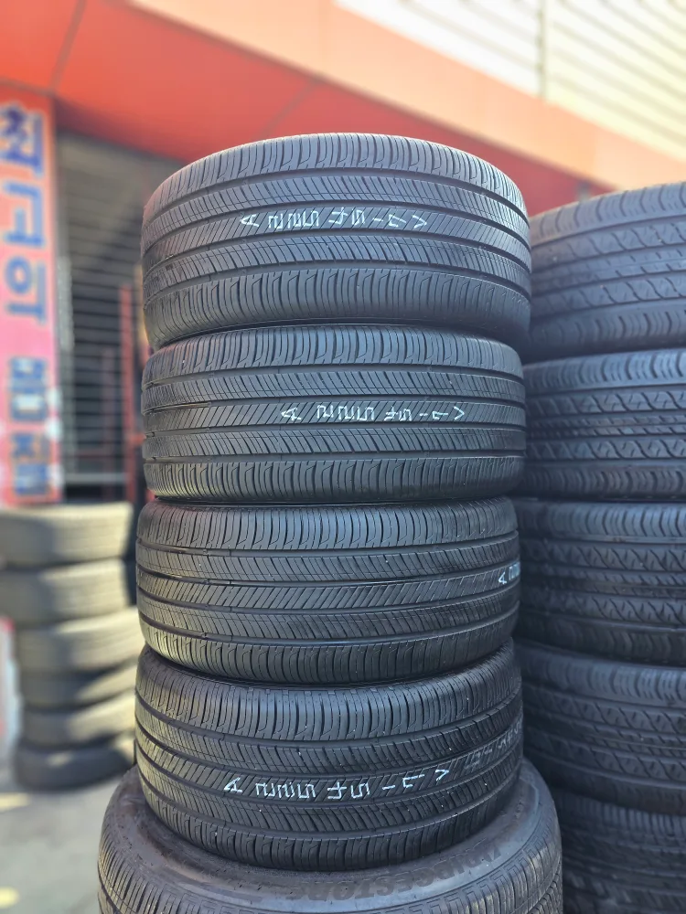 225 45 17 중고타이어판매합니다.