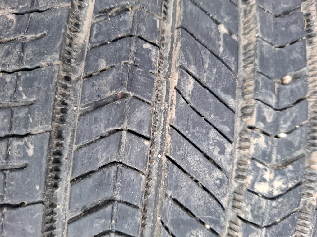 235/45R18 중고타이어 a급 2본팝니다