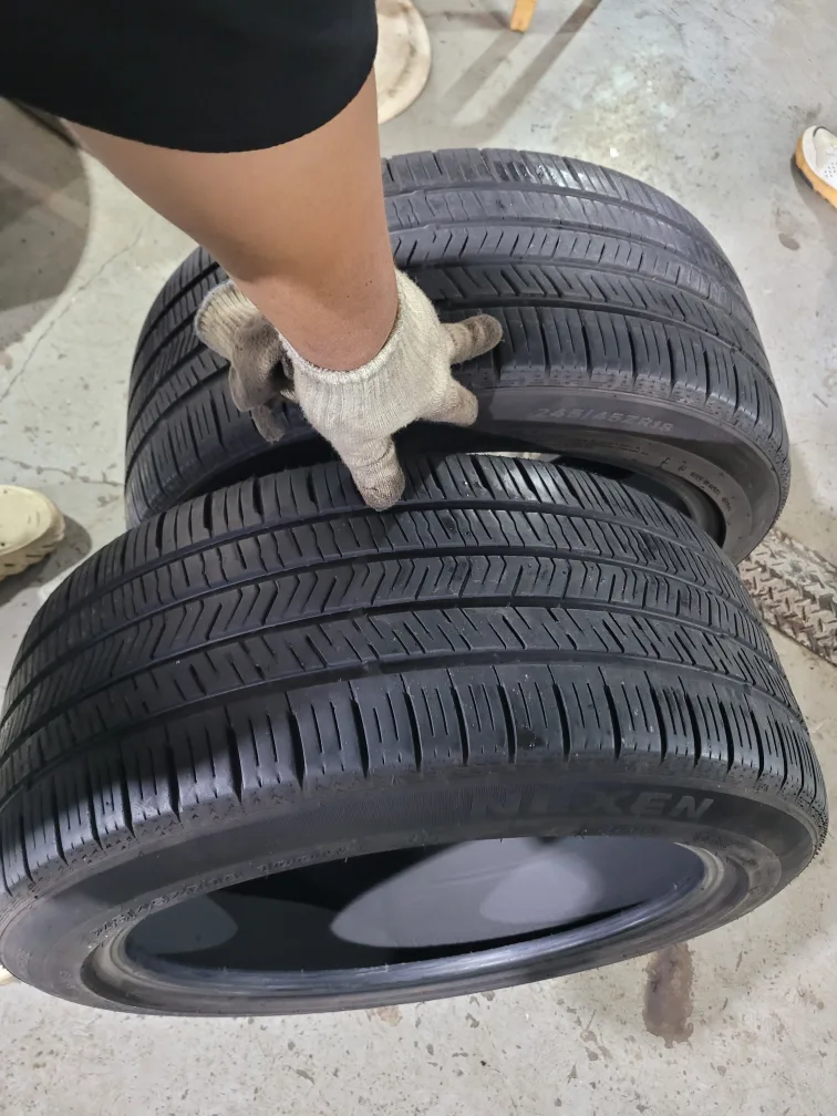 245 45 18 넥센 슈프림 중고타이어