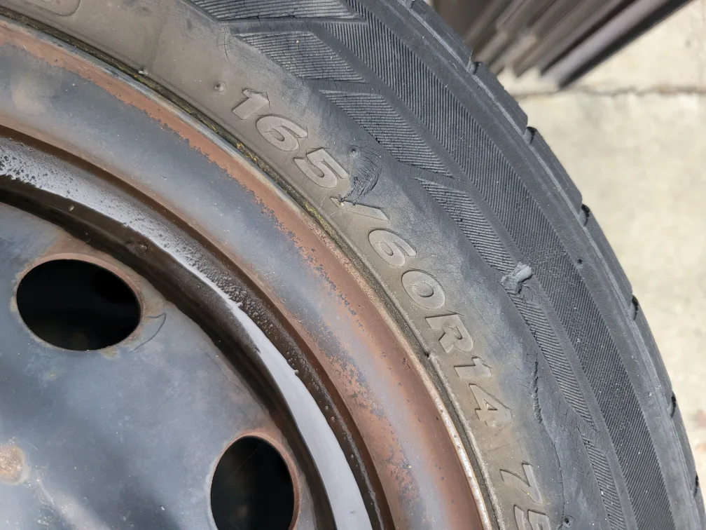 레이 14인치 깡통휠 타이어 팝니다.