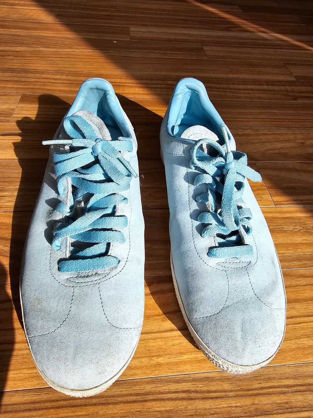 (희귀매물) 아디다스 스탠스미스 변형 세무가죽 무지 하늘색 스웨이드 스니커즈 운동화