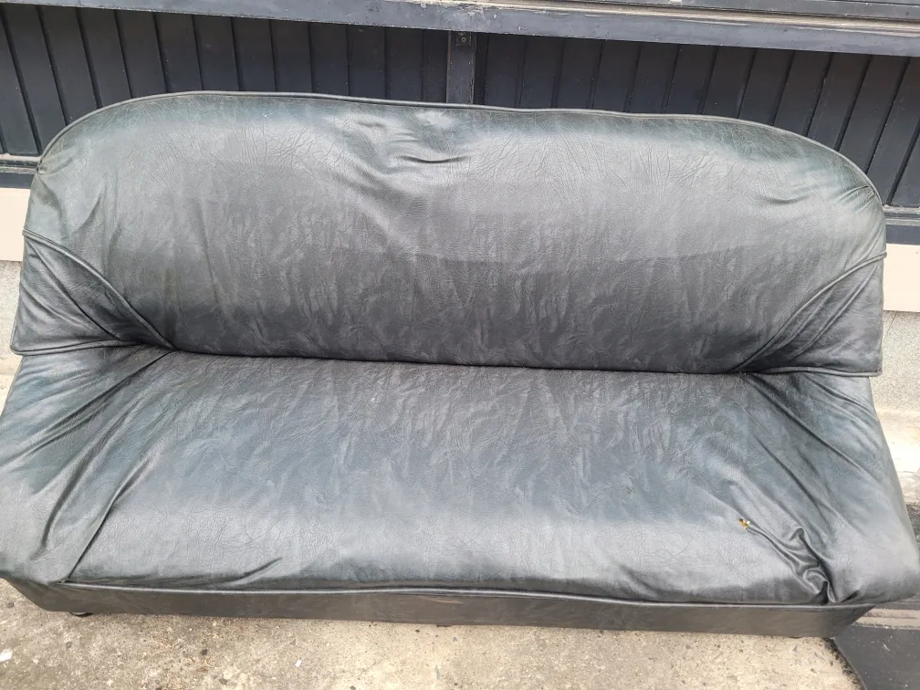 중고 짙은 블랙카키 인조소파 5인용 65000