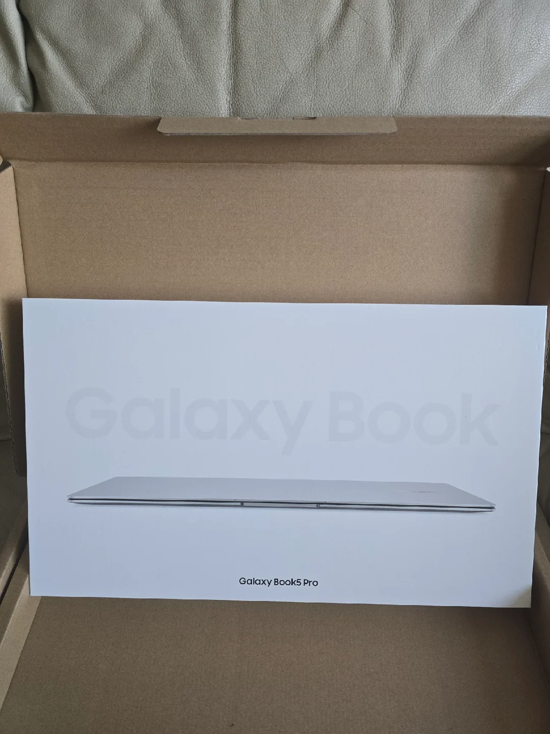 삼성 갤럭시북5 Pro 16GB RAM 512GB. 박스 미개봉.