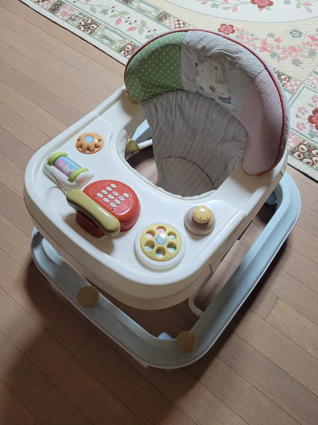 콤비 아기 보행기 나눔