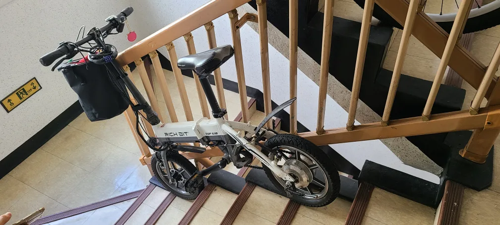 전기자전거 중고(RICH BIT TOP-618 접이식)