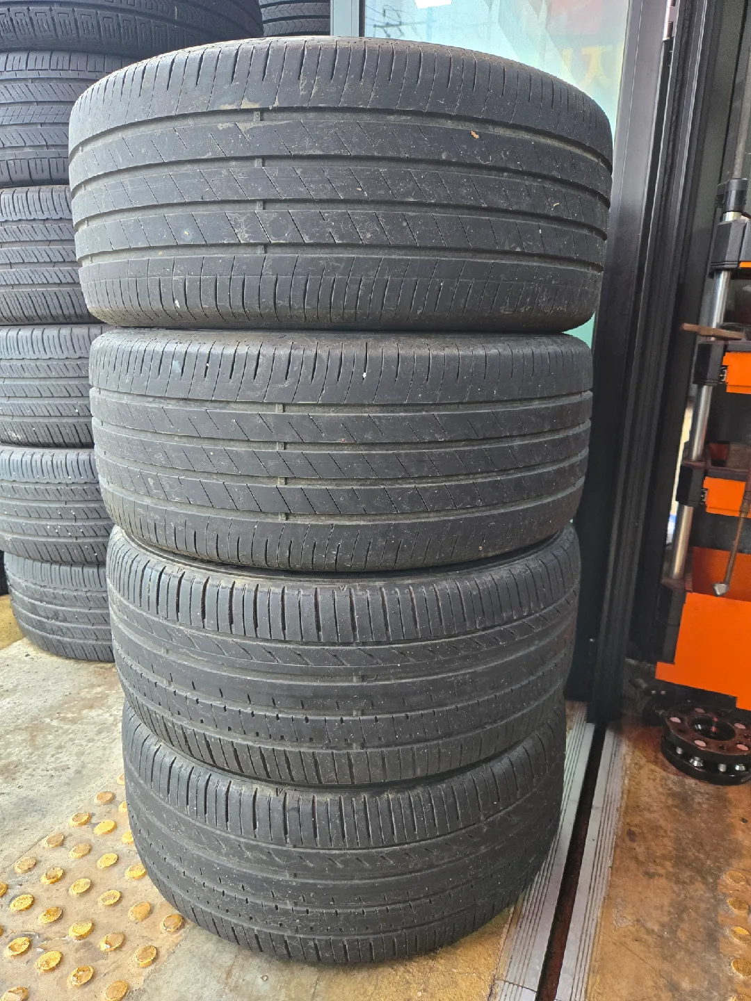 중고 타이어 245 45 18