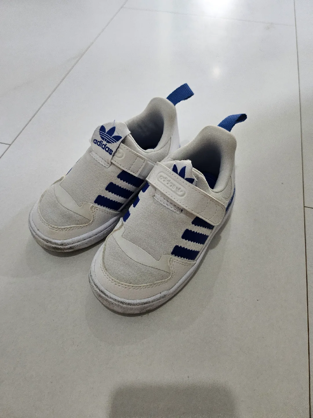 아디다스 키즈 운동화 140mm