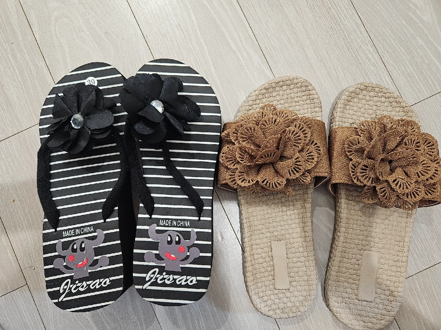 꽃장식 키높이 쪼리 (새상품)& 라탄 슬리퍼(중고) 250
