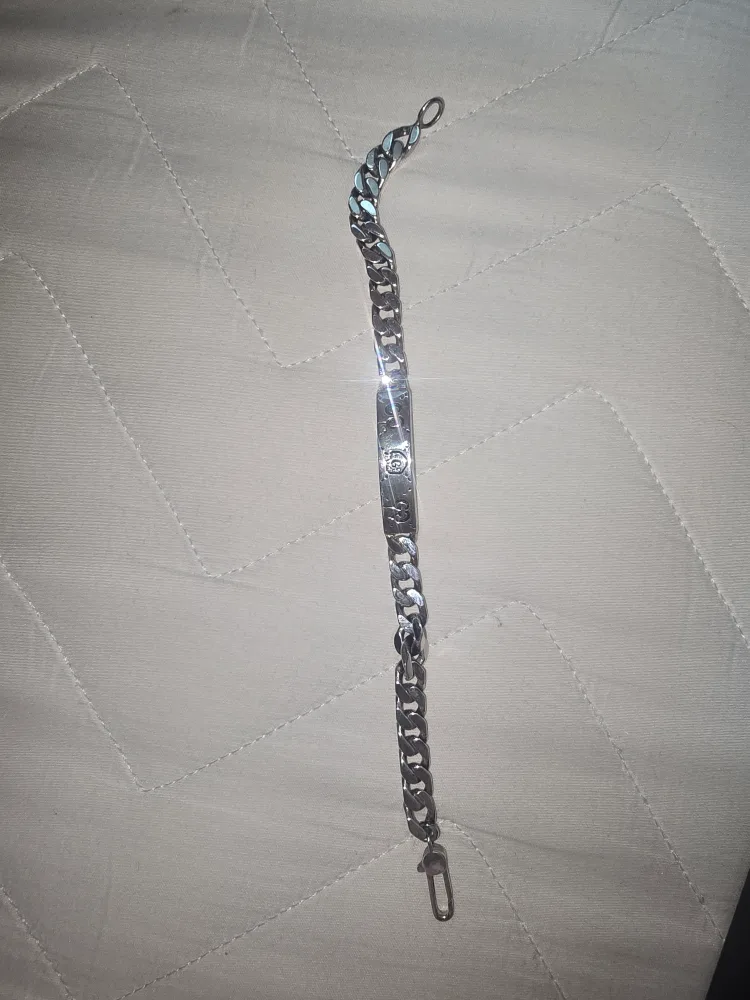 구찌 체인 팔찌 실버 30만원 판매합나다