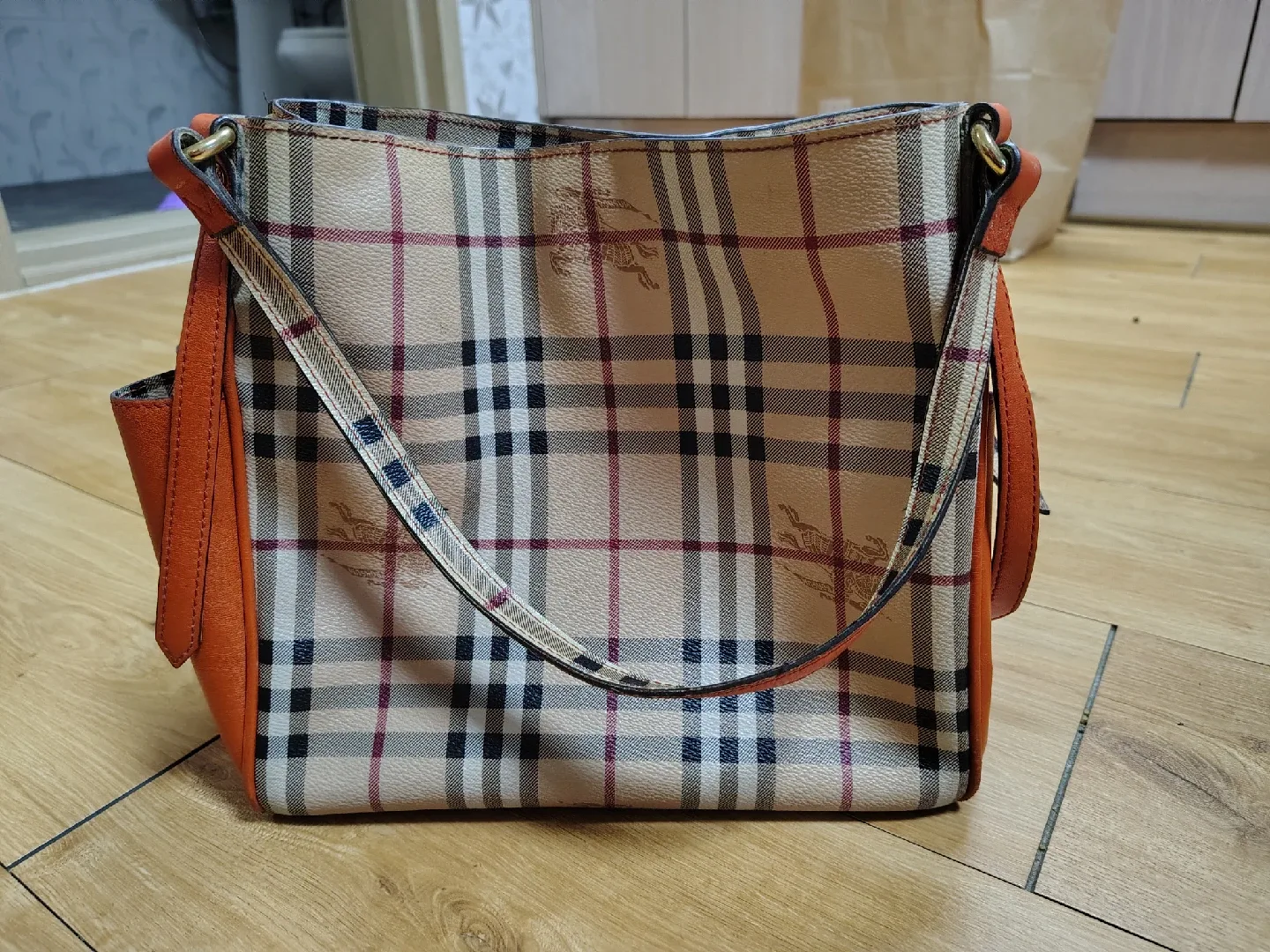 정품 버버리 체크 토트백