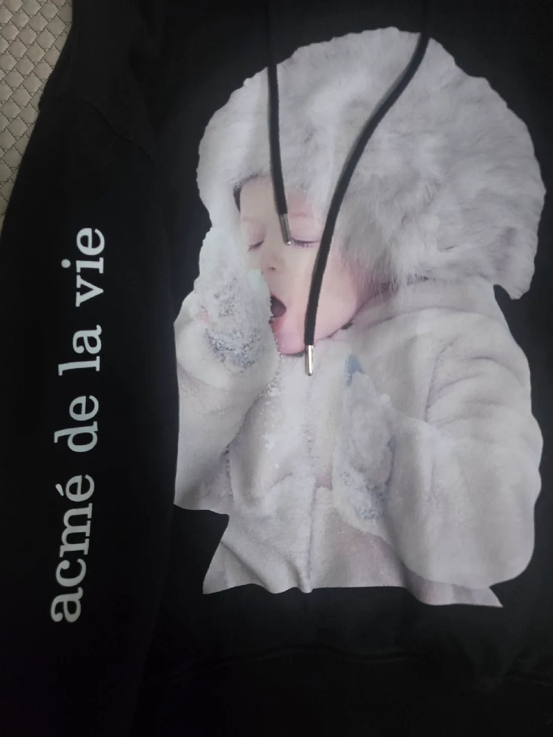 아크메드라비 후드티