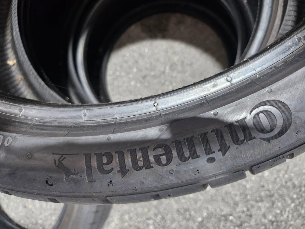 콘티넨탈 익스트림 콘택트 275/30 ZR20중고판매