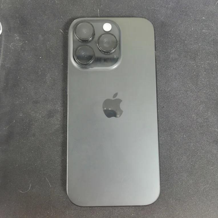 아이폰 16 Pro 블랙 티타늄 256GB 중고 팝니다.