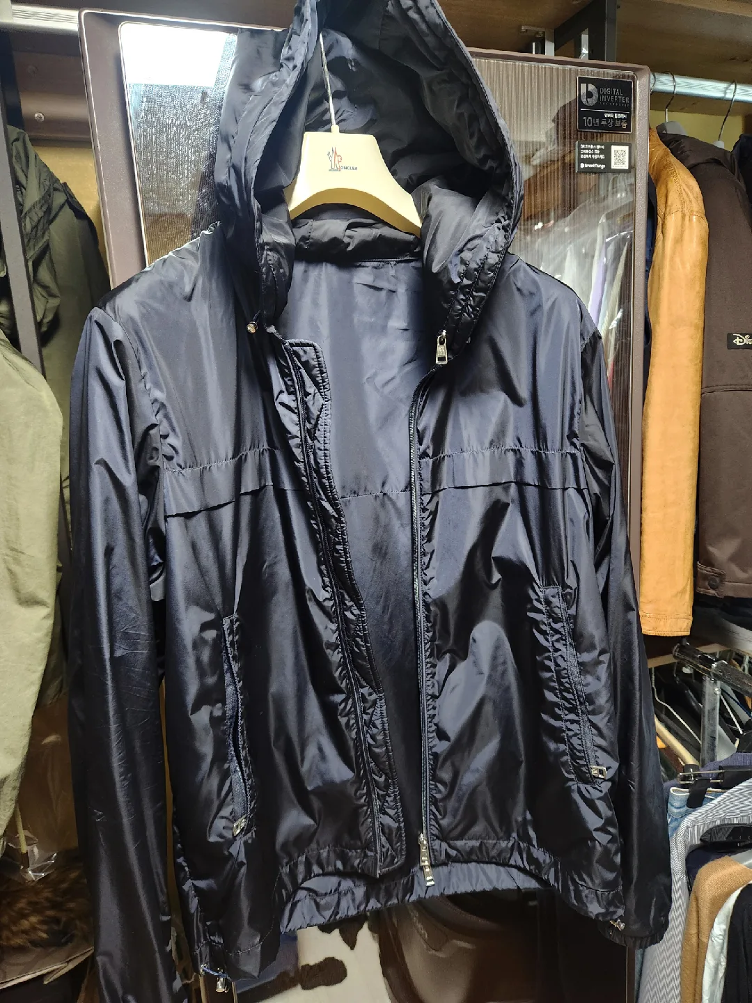 몽클레어 후드 바람막이 점퍼