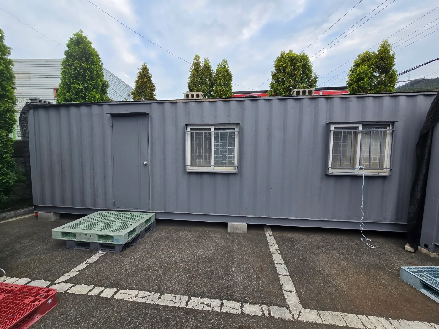 3x9 중고 컨테이너 (창문 2개, 문 1개)