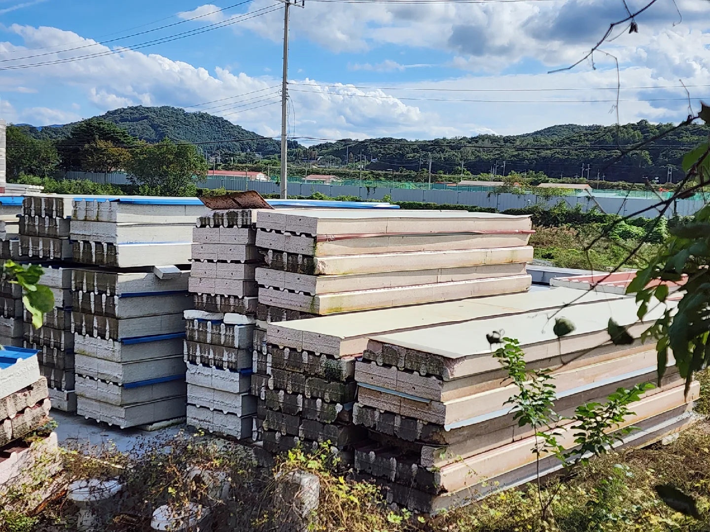 중고 난연지붕판넬 200T·255T / 4~5.6m / 1m 4,000원 / 청색 포함