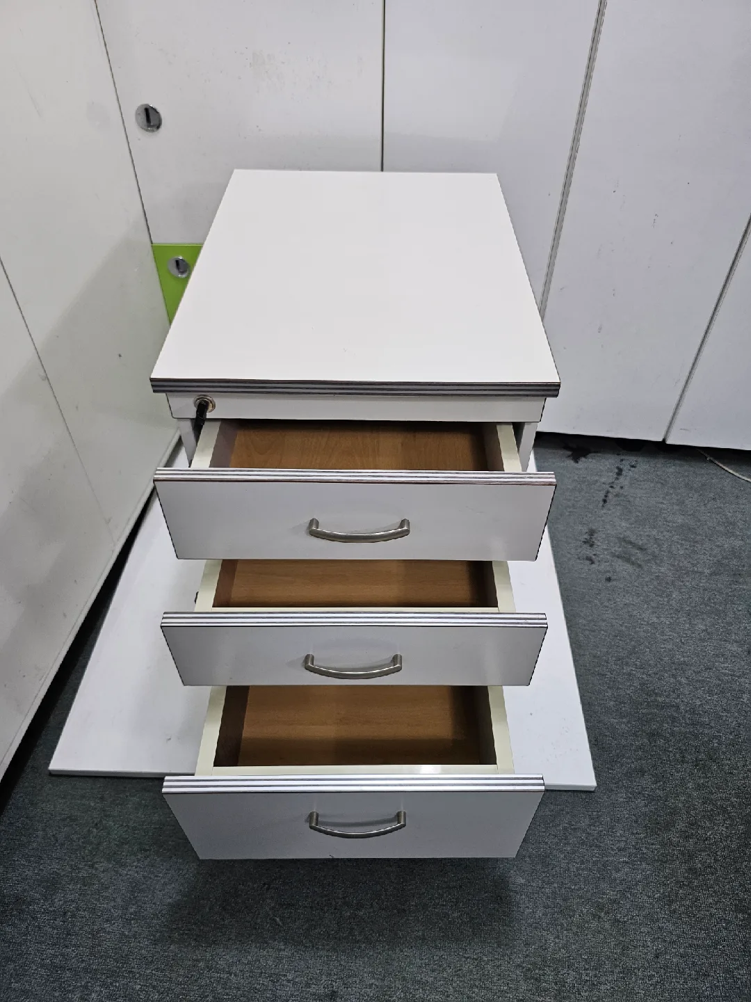 화이트 사무용 서랍장 중고