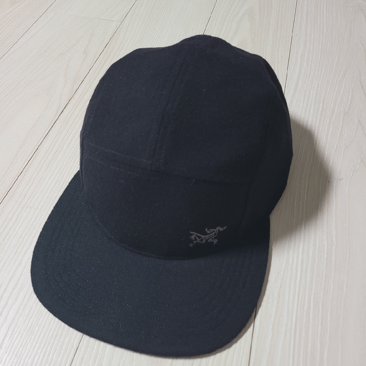 아크테릭스 칼라디움 5패널 울캡 블랙