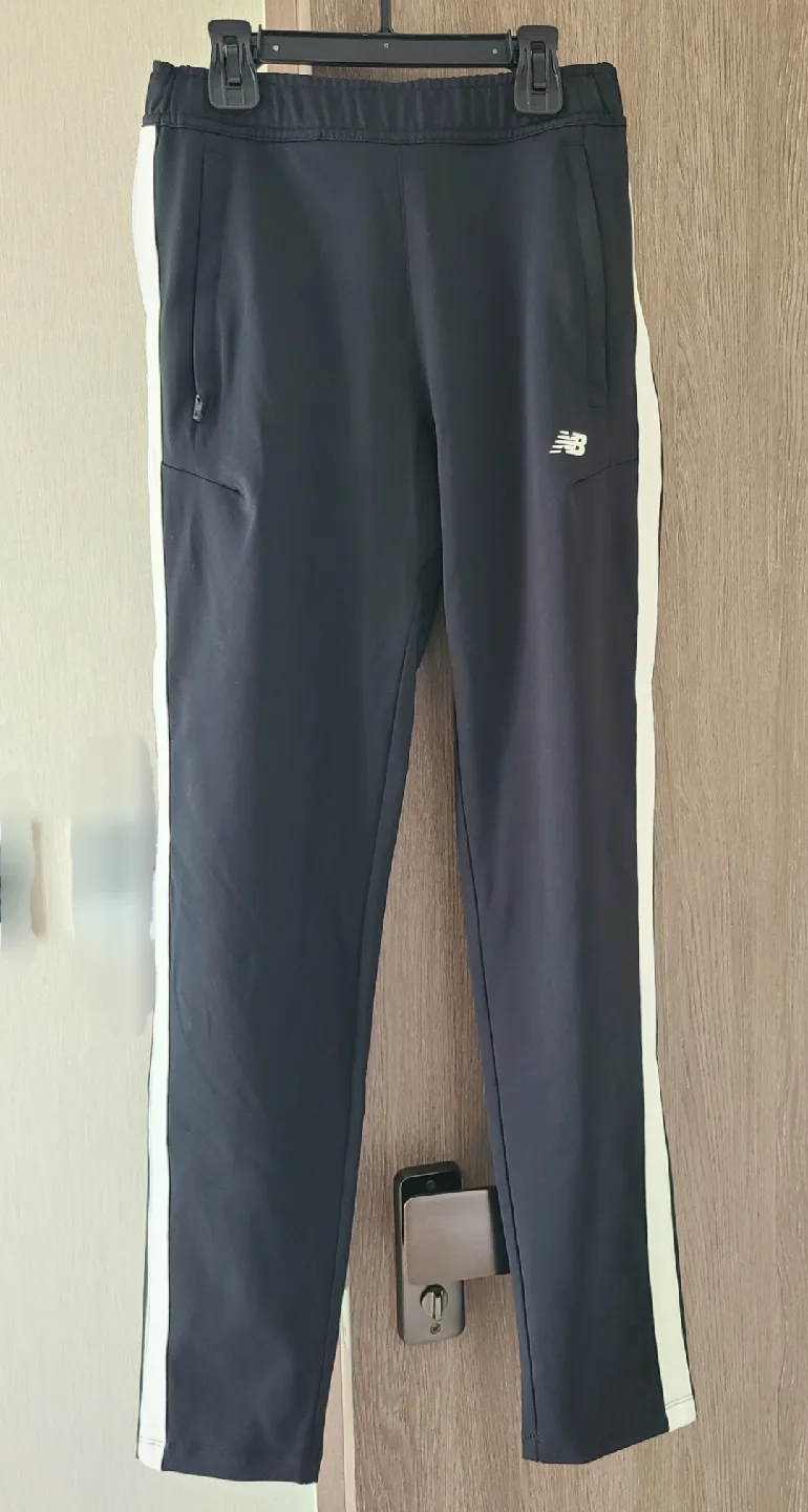 뉴발란스 트레이닝 팬츠 슬림핏