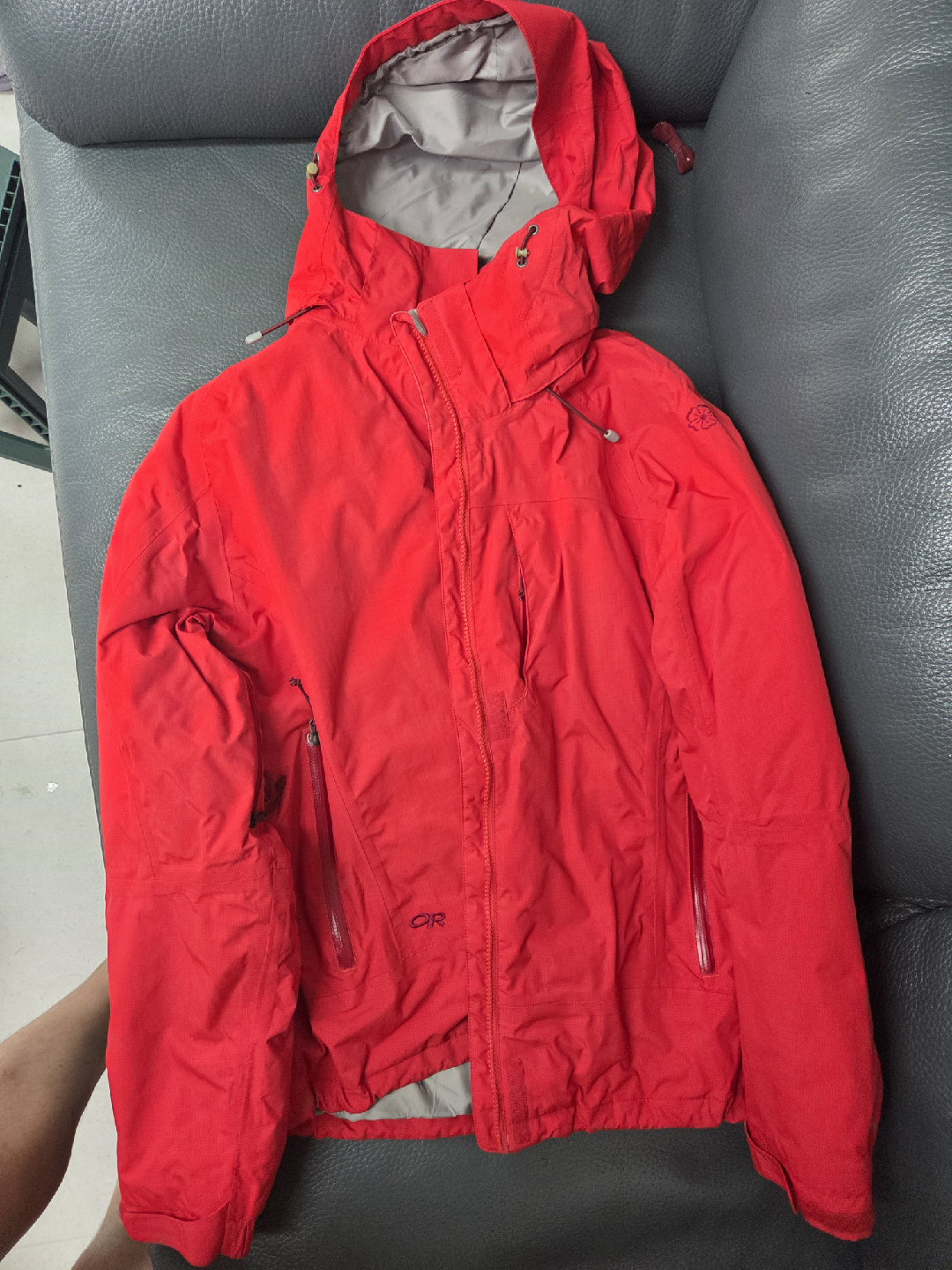 아웃도어 리서치 m사이즈 팜니다