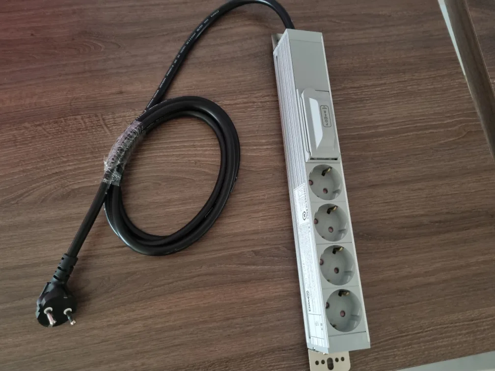 고용량 알루미늄 멀티탭