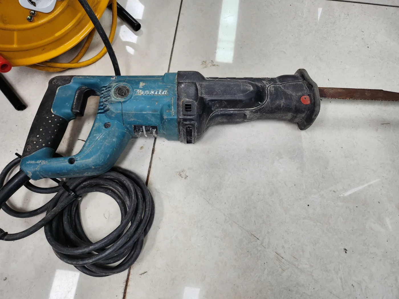 마끼다 JR3050T 멀티 만능 컷소 중고입니다